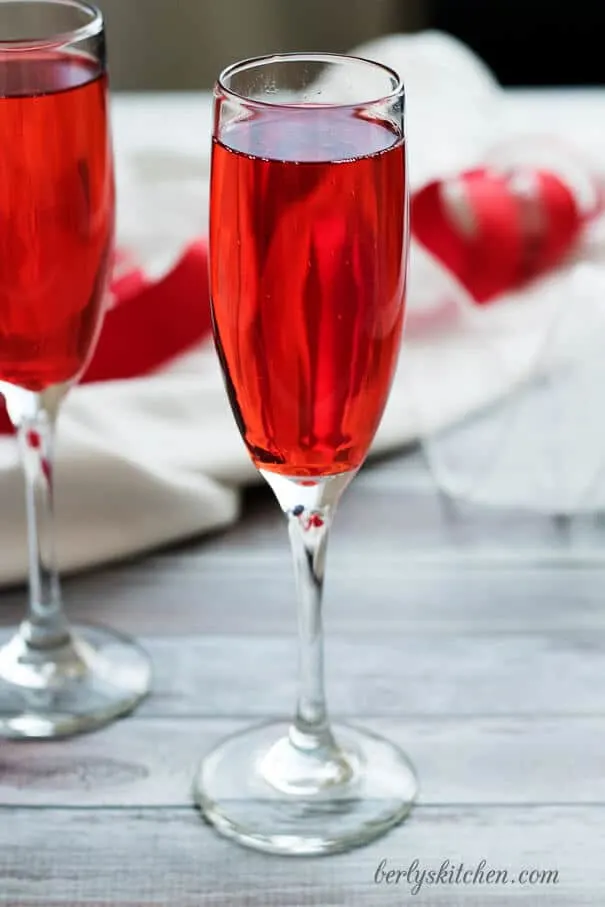 Champagne grenadine spritzer is an﻿ elegant yet simple and refreshing beverage made with bubbly pink moscato champagne and cherry flavored grenadine.