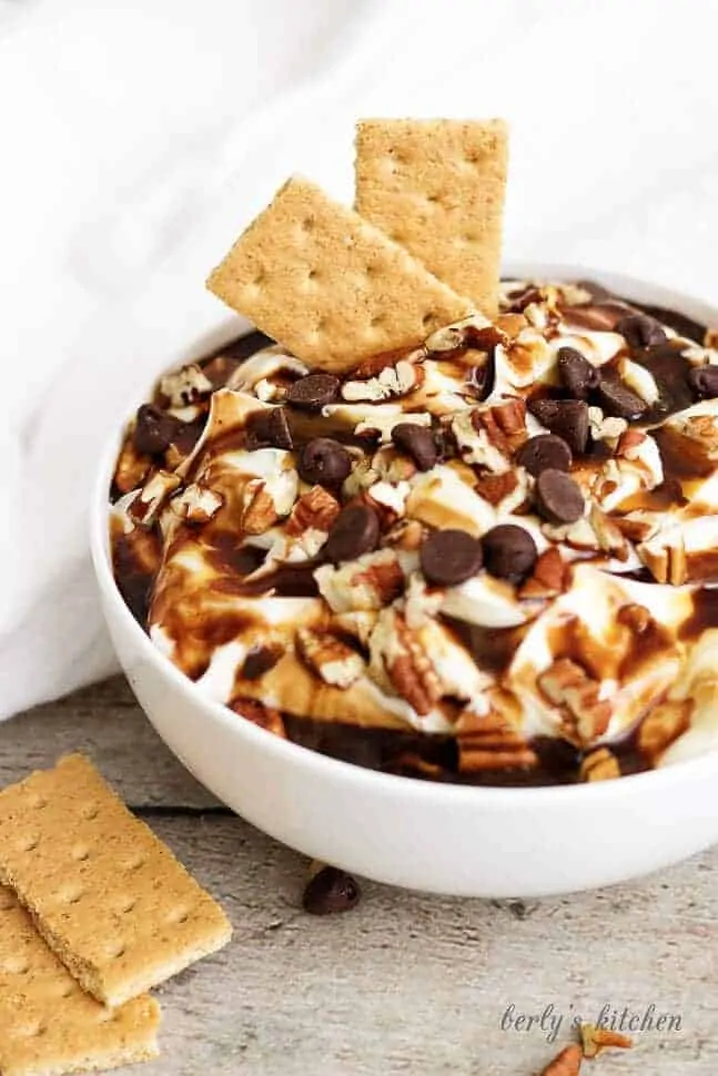 Tempting Turtle Cheesecake Dip