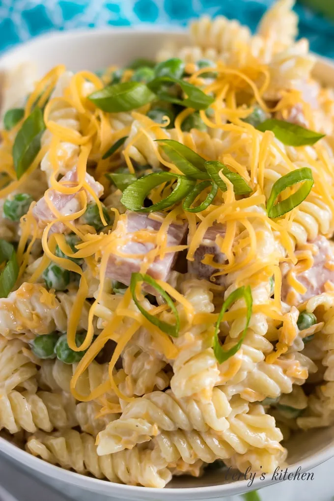 An extremely close-up view of the finished pasta salad.