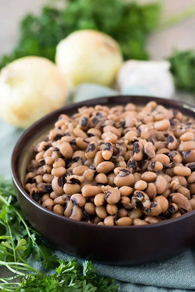 The instant pot black eyed peas served in a bowl.