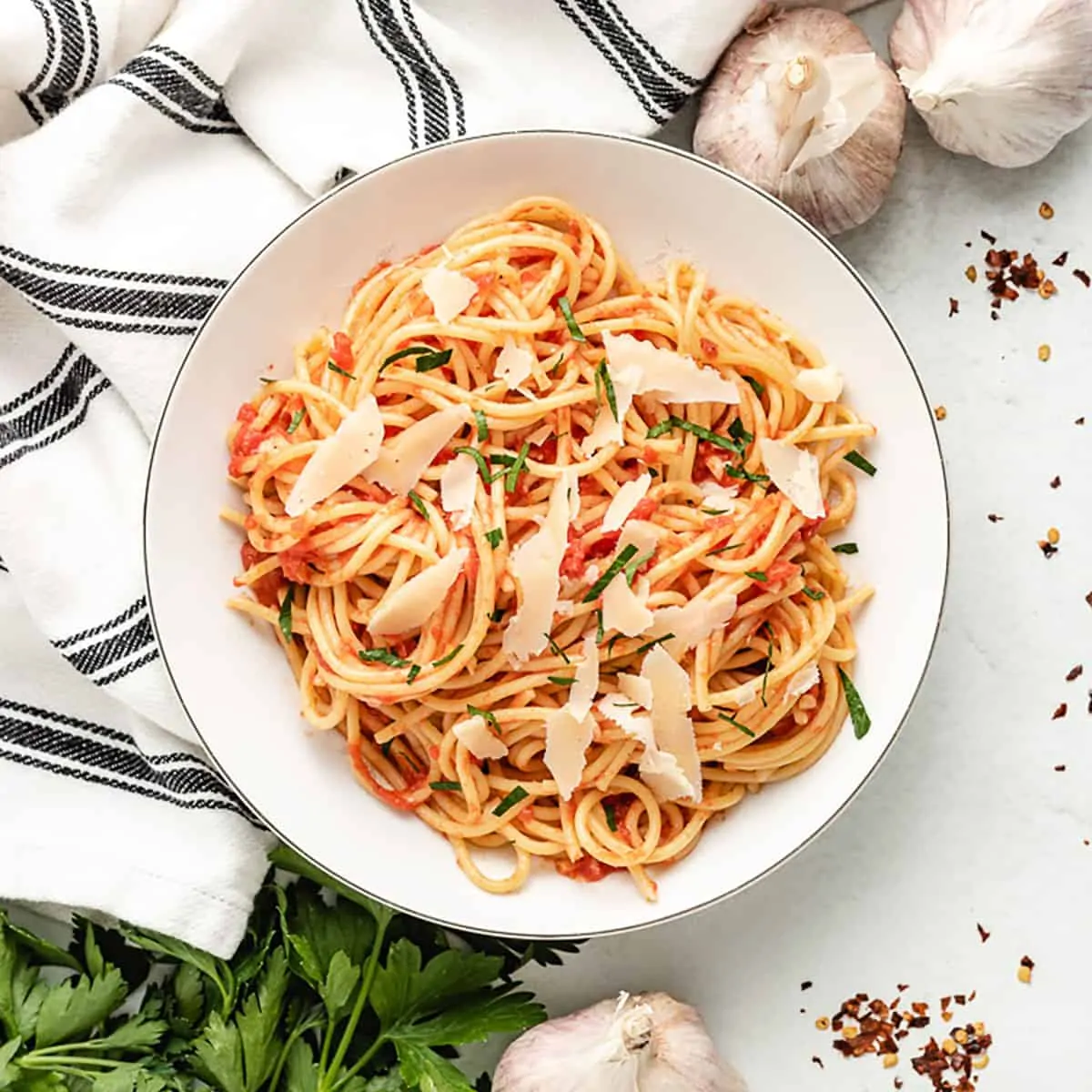 An aerial view of the finished spaghetti arrabiata.