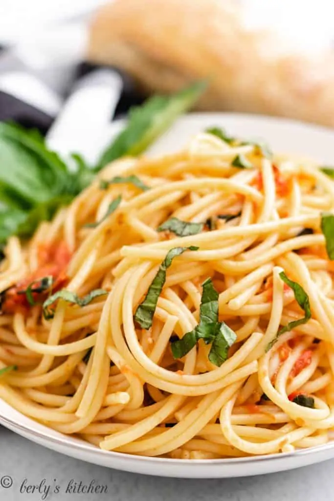 An up-close view of the finished pasta in a bowl.