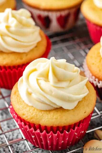 Macadamia Cupcakes With White Chocolate Frosting