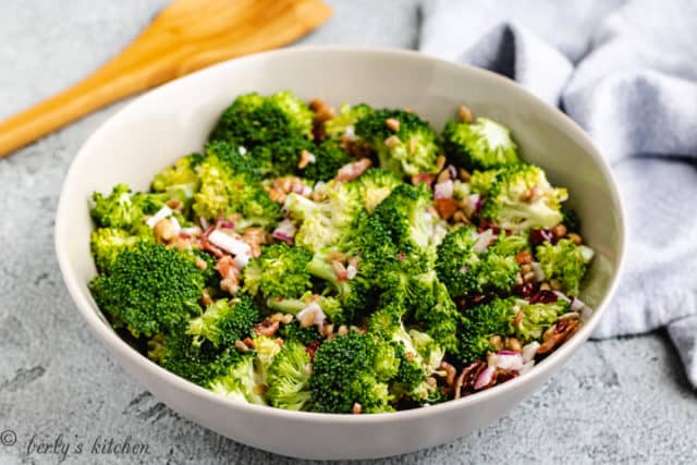 Easy Broccoli Bacon Salad | Berly's Kitchen