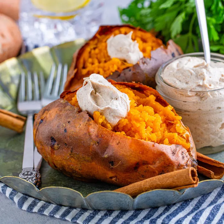 Potatoes with cinnamon butter on a plate.