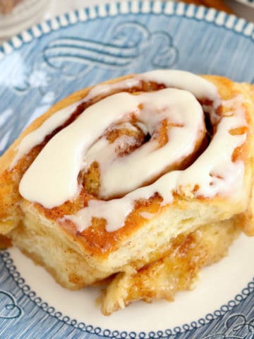 Easy Cinnamon Rolls – Burlap & Barrel