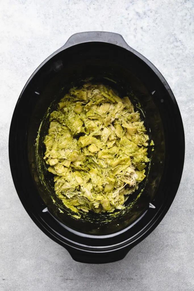 Chicken pesto pasta in a slow cooker.