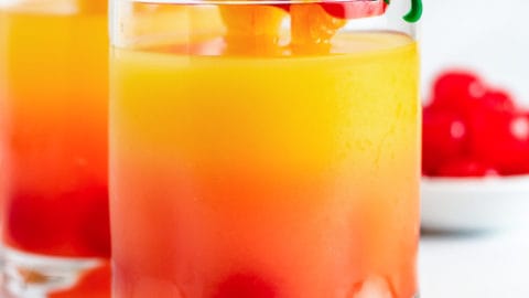 Malibu Sunset (Fruity Malibu Drink Recipe!)