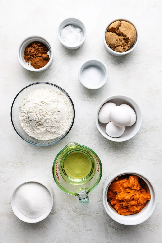 Ingredients needed for pumpkin cake.