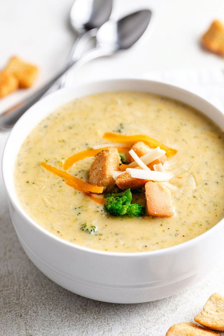 Bowl of fresh broccoli cheddar soup.